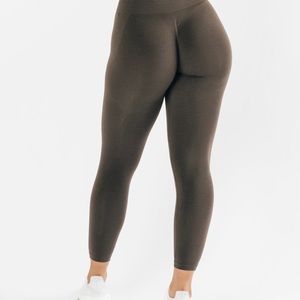 Alphabets Amplify Leggings Mocha
